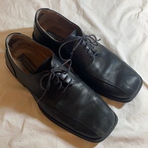 Venturini black leather square toe shoes